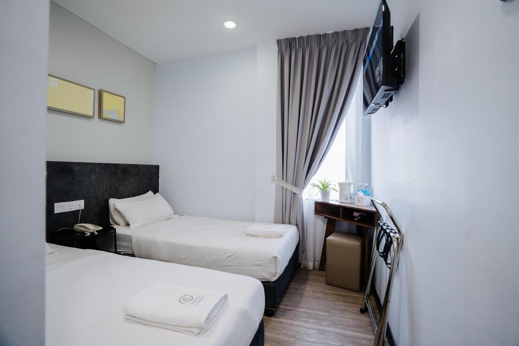Wangs Hotel Gurney Drive Джорджтаун Экстерьер фото
